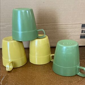 Vintage Shamrock Neatway Plastic Mugs Camp Cups Set of 4 mid century modern